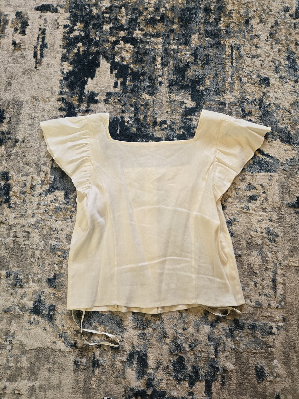 Gianni Bini Cream Square Neck Flutter Sleeve Blouse
